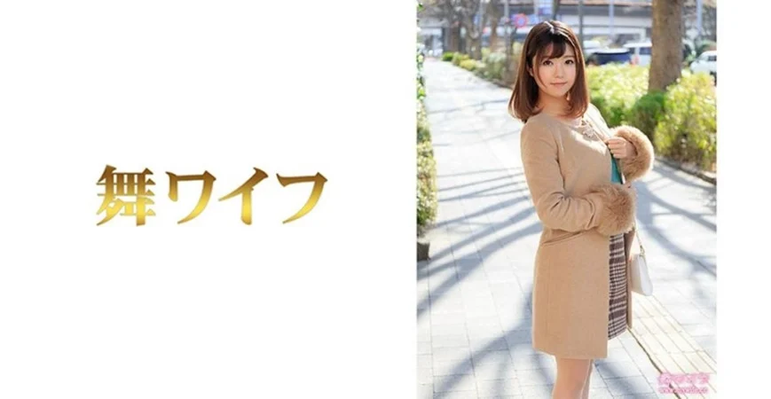 开车别玩手机_啪啪第一场学妹干起来好舒服啊，先抽烟谈好价格，谈好就开始脱裤子